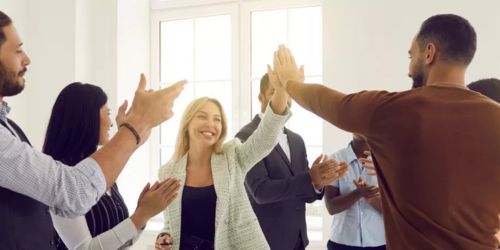 Employee Recognition: 24 Meaningful Ways to Recognize Employees in the Workplace